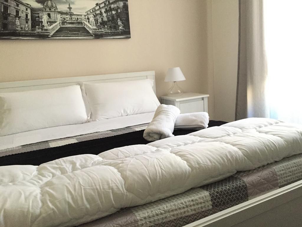 Bb Essenze Bed & Breakfast Palermo Exterior photo