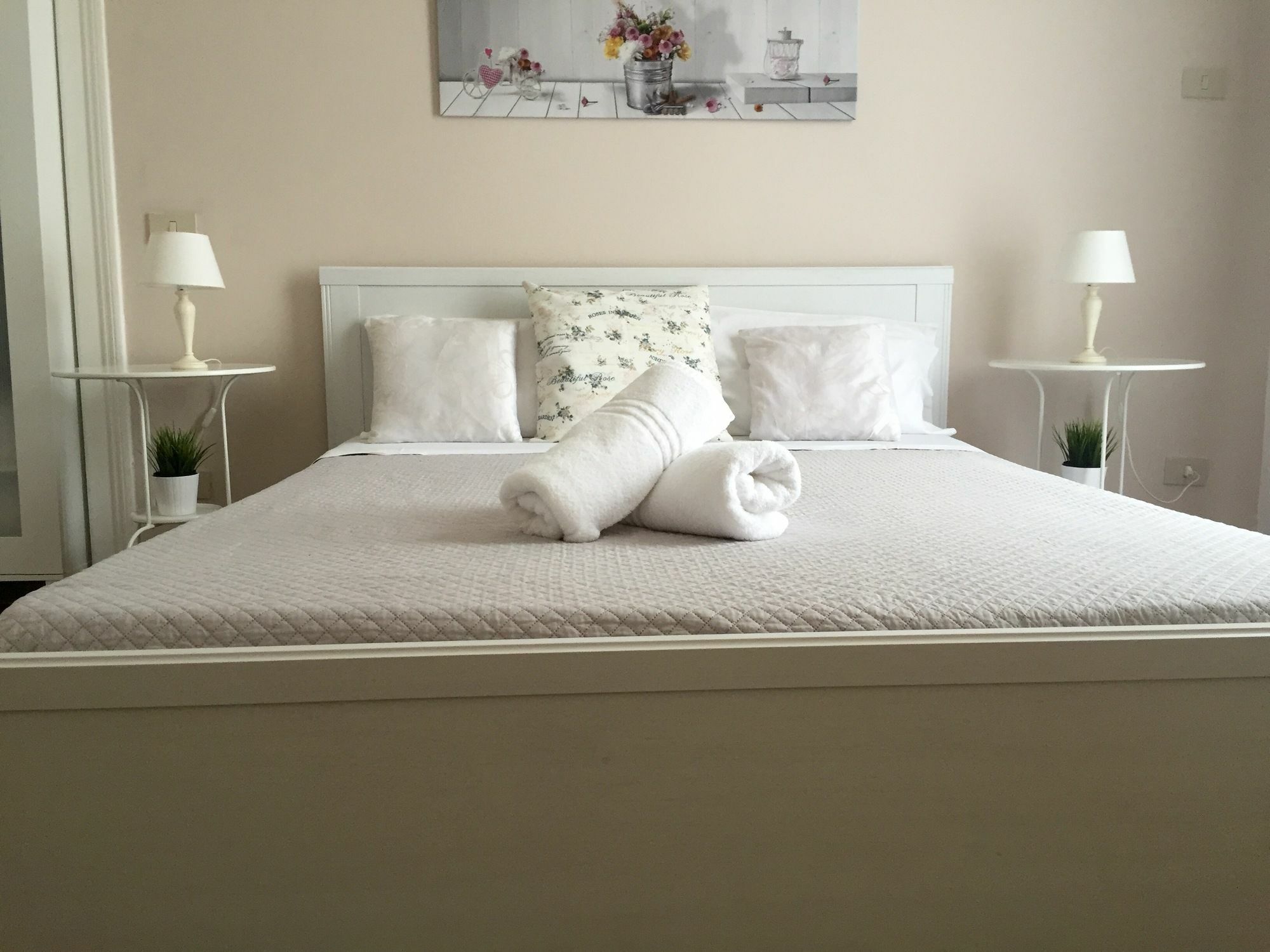 Bb Essenze Bed & Breakfast Palermo Exterior photo